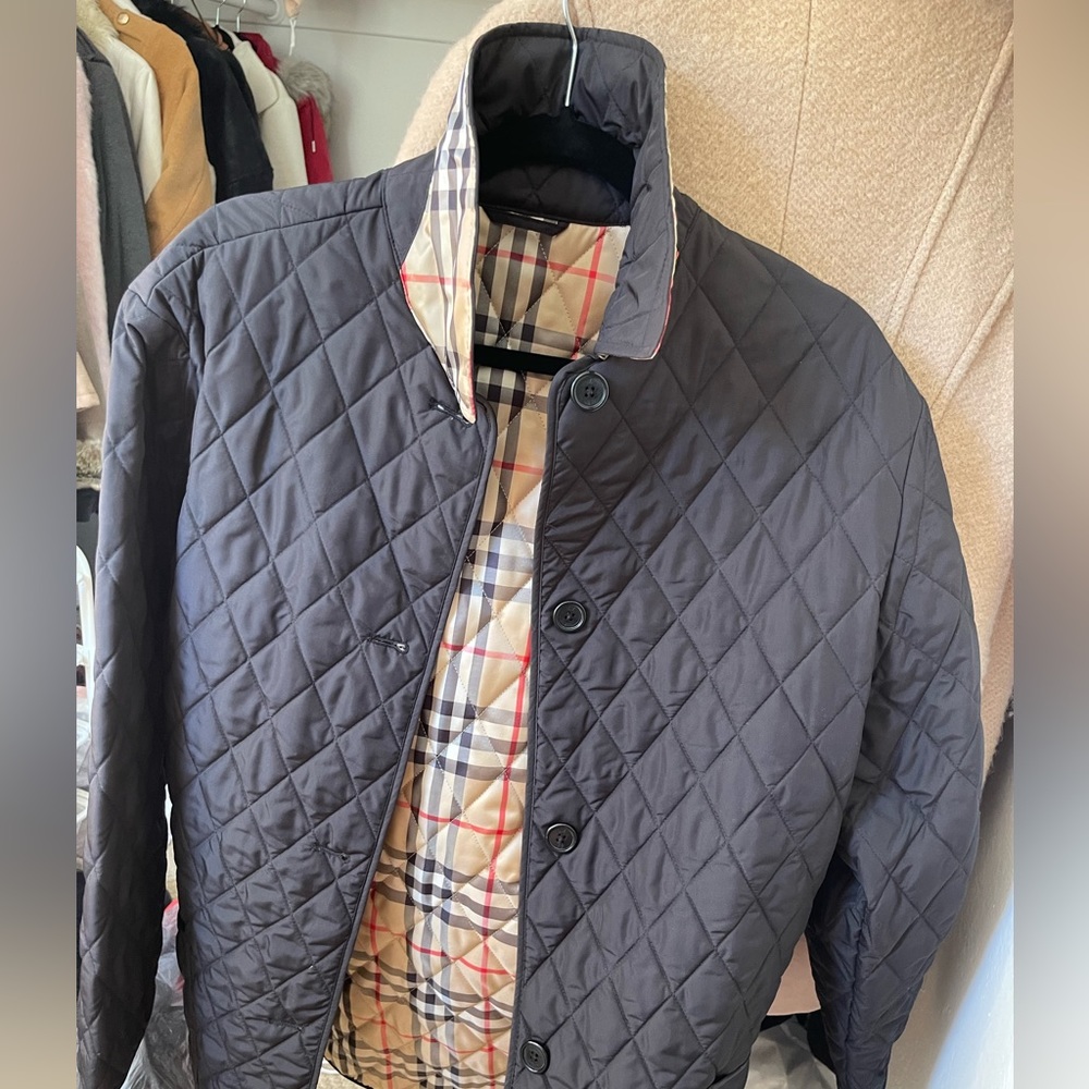 Offers welcome ~! Barely used Burberry quilted jacket/coat